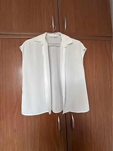 l Beden Beyaz kolsuz gömlek ( Mango )