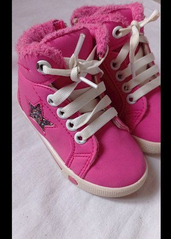 22 Beden Kız Çocuk Sneaker bot