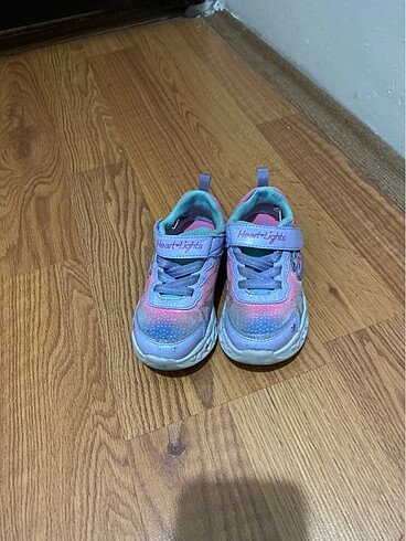 26 Beden Skechers kız çocuk ayakkabısı