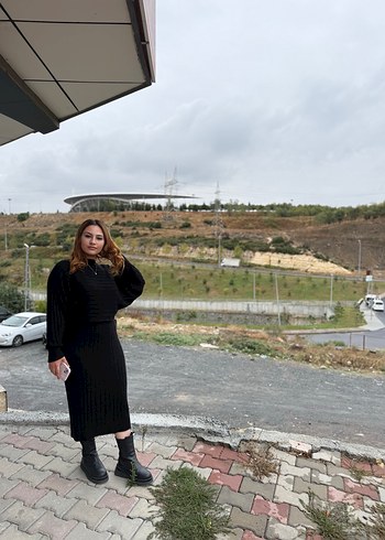 Siyah Uzun Kollu Yüksek Yakalı Triko Elbise - Görsel 3