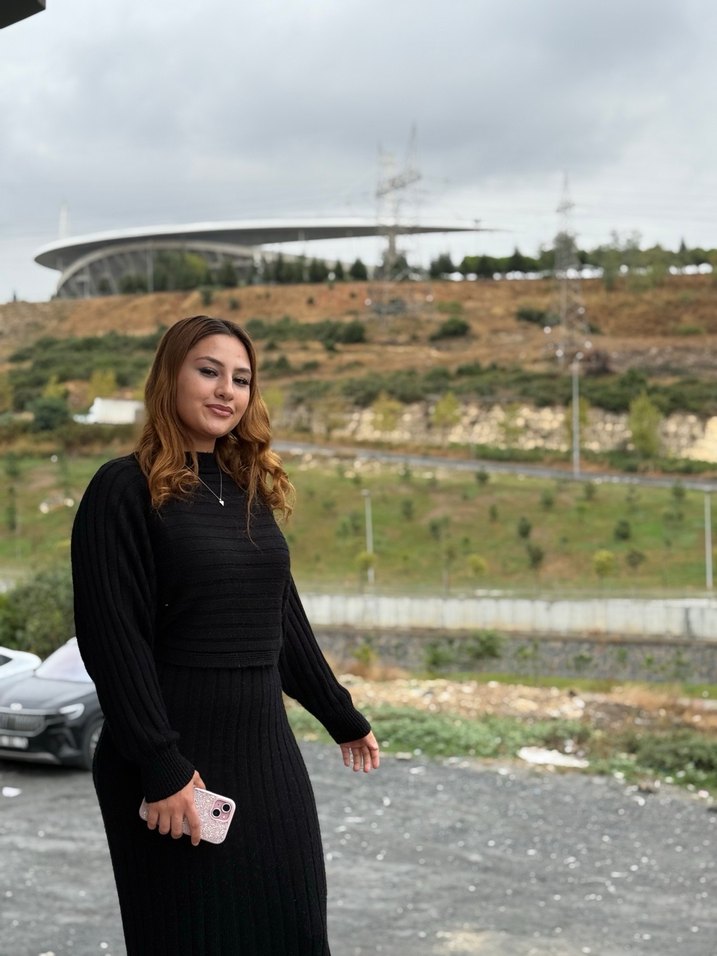 Siyah Uzun Kollu Yüksek Yakalı Triko Elbise - Görsel 2