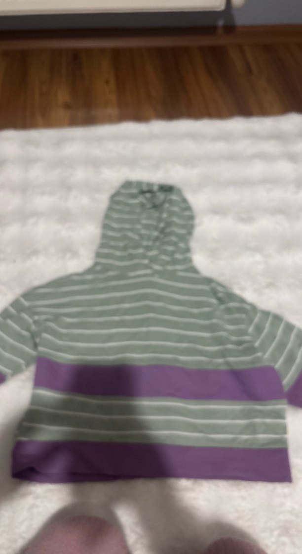 Mor Şeritli Gri Kapüşonlu Sweatshirt - Görsel 4