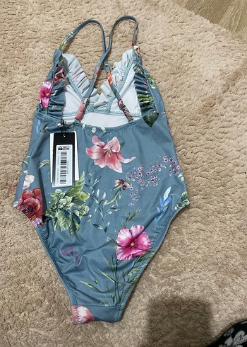 Çiçek Desenli Fırfırlı Kadın Mayo - Görsel 2