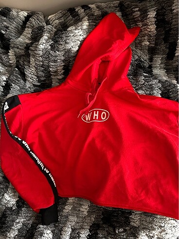 Kırmızı sweatshirt