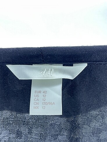 42 Beden siyah Renk H&M Kısa Elbise %70 İndirimli.