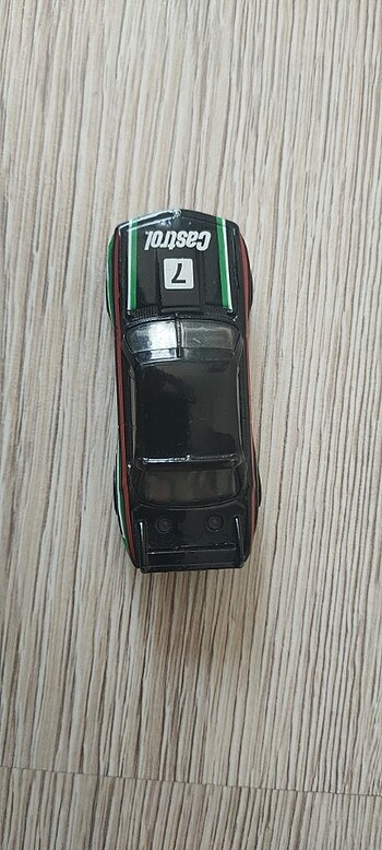  Beden BMW 7 Castrol hotwheels araba 