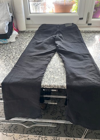 Siyah kot kız öğrenci - Görsel 4