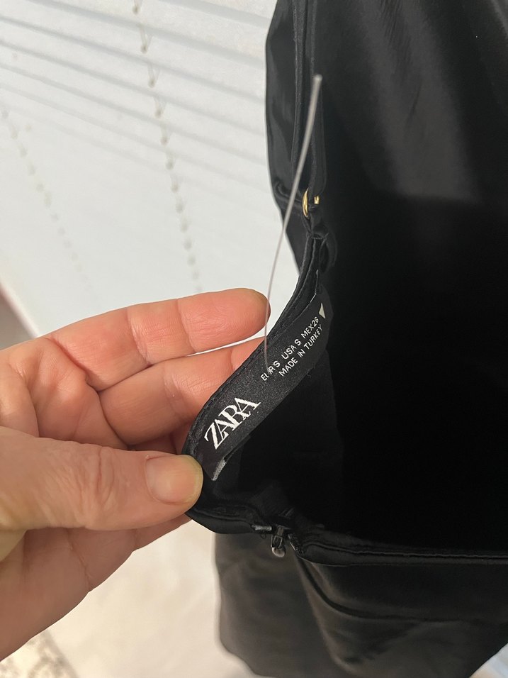 Siyah Drapeli Midi Askılı Kadın Elbisesi - Görsel 3