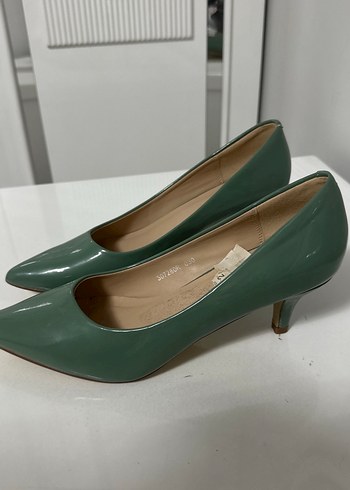 Polaris marka Yeşil Minimalist Stiletto Topuklu Kadın Ayakkabı - Görsel 2