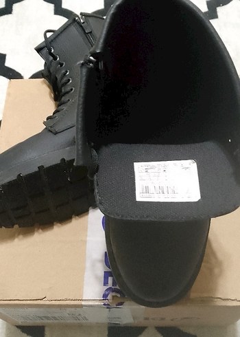 Siyah erkek Bot - Görsel 4