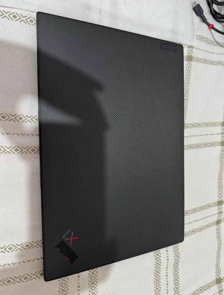 Siyah Lenovo ThinkPad X1 carbon Laptop - Görsel 2