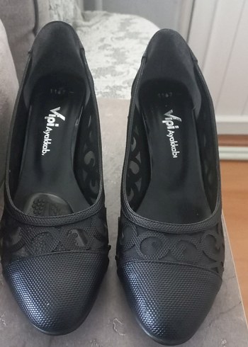 Klasik Siyah Tokalı Topuklu Ayakkabı - Görsel 4