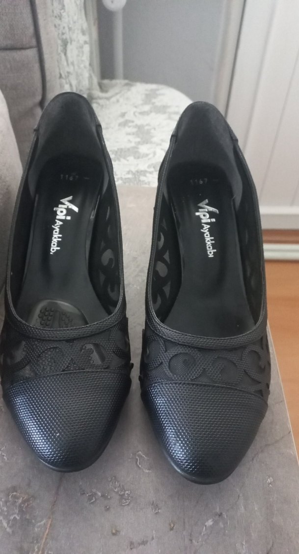 Klasik Siyah Tokalı Topuklu Ayakkabı - Görsel 4