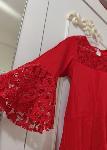 Dantel Detaylı Kırmızı Uzun çocuk Elbise - Görsel 4