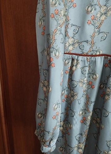 Yargıcı YARGICI marka mavi, çiçekli kısa elbise 42/44 beden 
