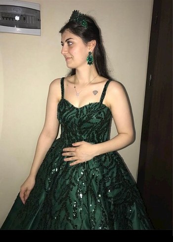 Parlak Yeşil Pul İşlemeli Straplez Abiye