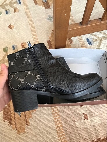 37 Beden pierre cardin kısa bot