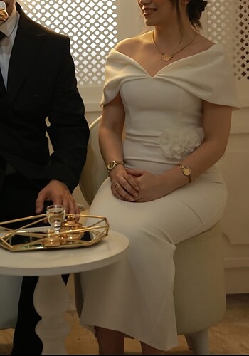 Beyaz elbise