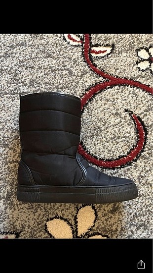 İçi yünlü kar botu