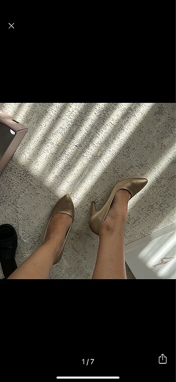Gold stiletto