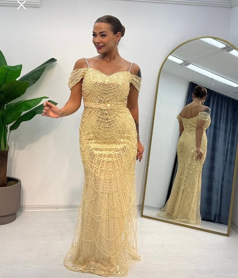 Altın Renkli İşlemeli Uzun Abiye Elbise - Görsel 5