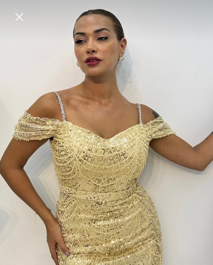 Altın Renkli İşlemeli Uzun Abiye Elbise - Görsel 2