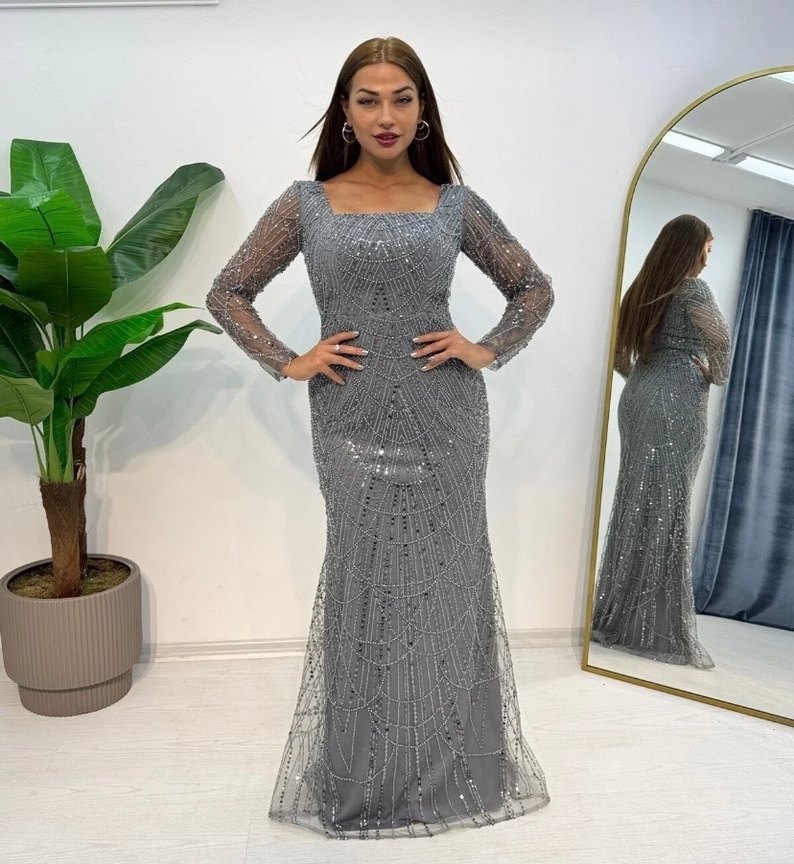 Boncuk İşlemeli Uzun Gri Kadın Abiye Elbise - Görsel 2