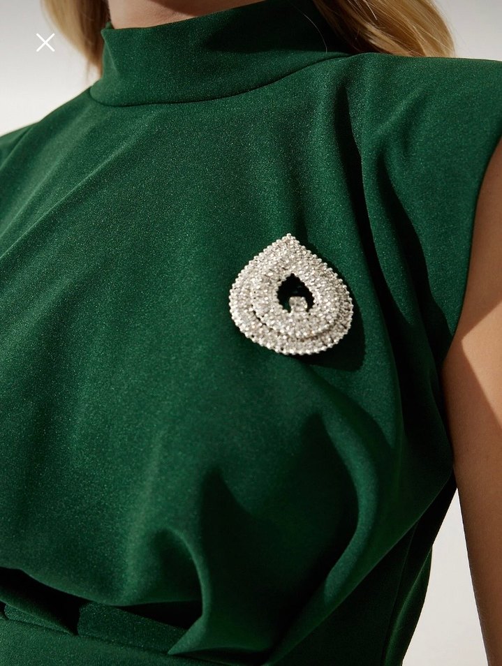 Yeşil Drapeli Yüksek Yakalı Uzun Kalem Elbise - Görsel 4