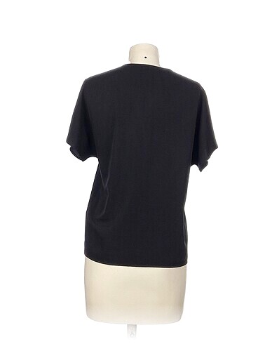 36 Beden Fabrika Bluz %70 İndirimli.