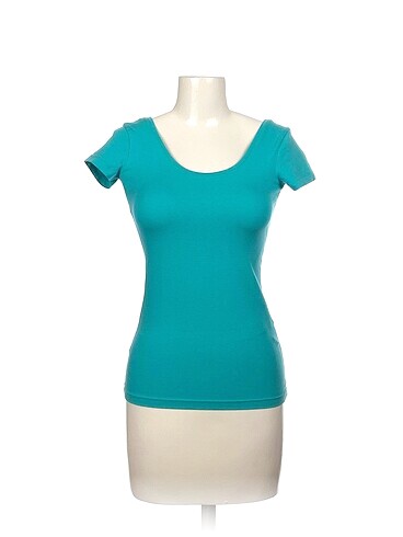 Stradivarius T-shirt %70 İndirimli.