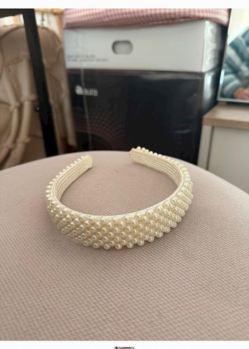 İnci İşlemeli Beyaz Saç Bandı - Görsel 3