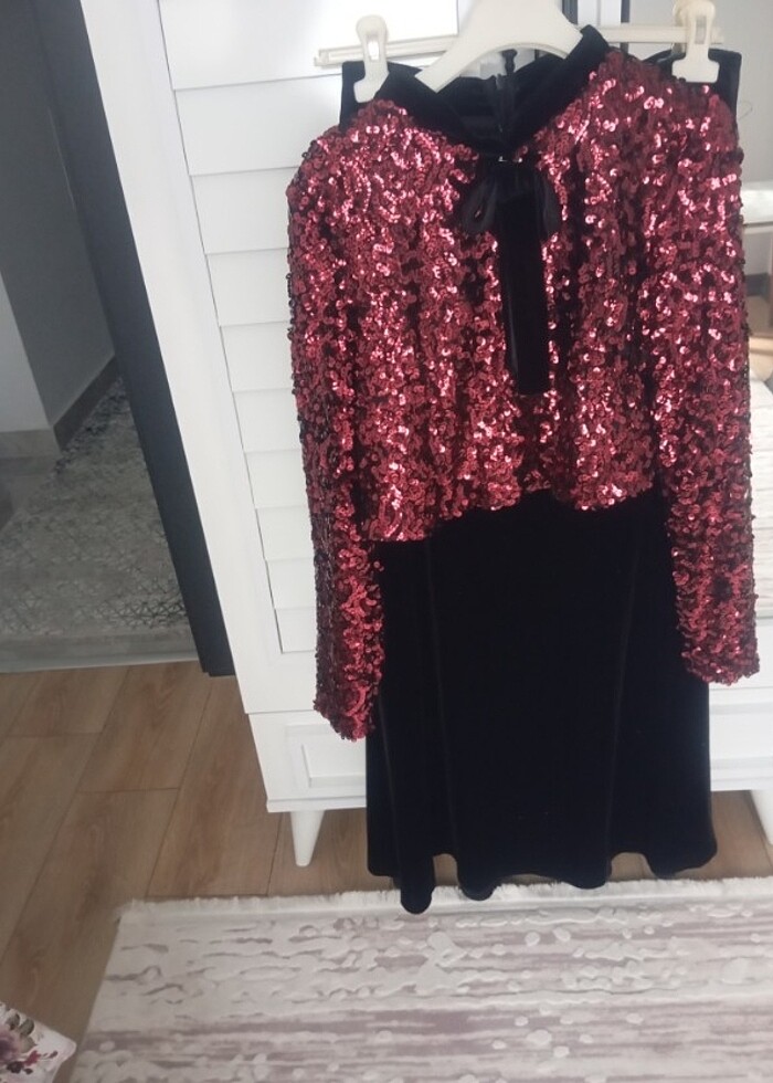 Payetlı kadıfe eteklı abıye - Görsel 2