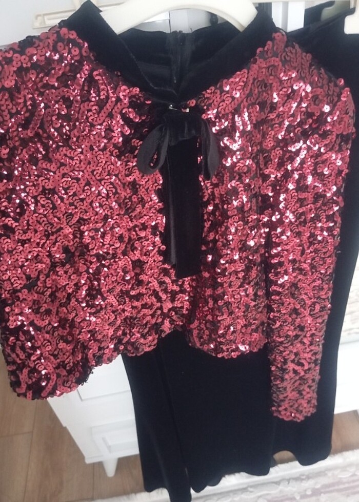 Payetlı kadıfe eteklı abıye - Görsel 4