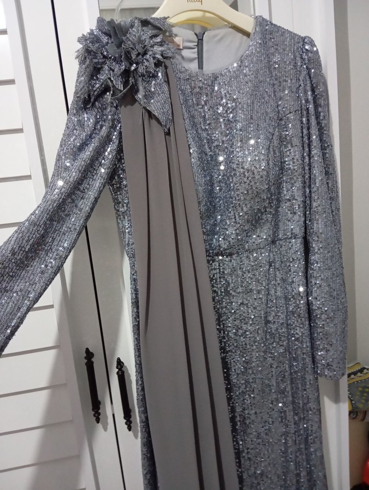 Uzun Kollu Gri Drapeli Abiye Elbise - Görsel 2