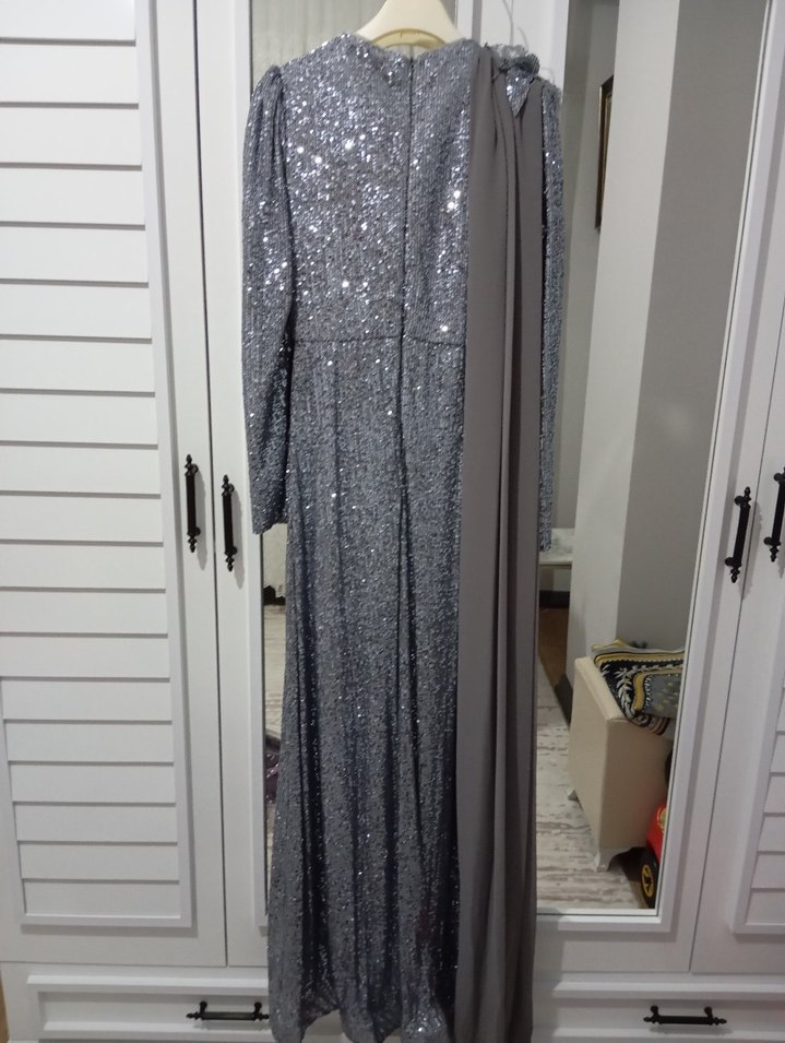 Uzun Kollu Gri Drapeli Abiye Elbise - Görsel 3