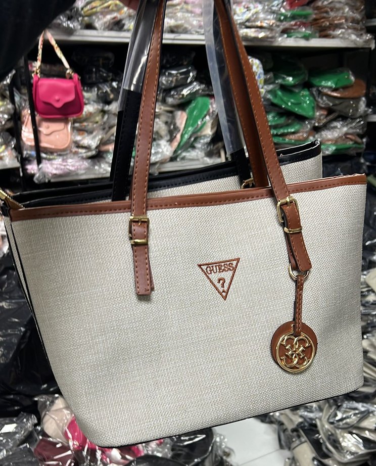 Beyaz GUESS Baskılı Kadın Omuz Çantası - Görsel 2