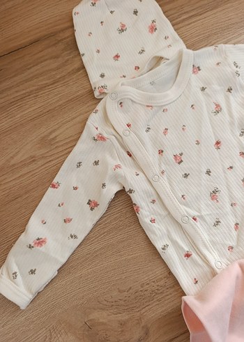 Uzun Kollu Dantelli Bebek Kız Takımı - Görsel 3