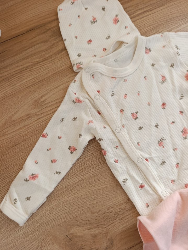 Uzun Kollu Dantelli Bebek Kız Takımı - Görsel 3