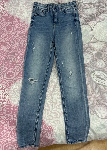Kadın Mavi Denim Yırtık Detaylı Dar Kesim Jean