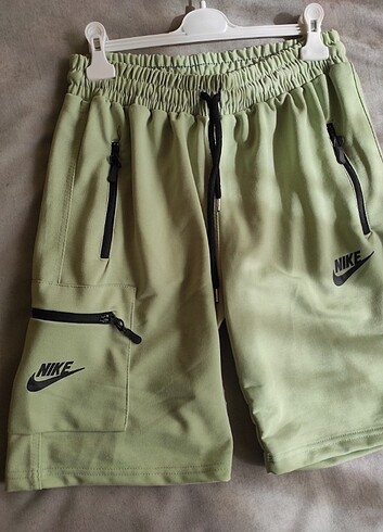 Nike Şort.
