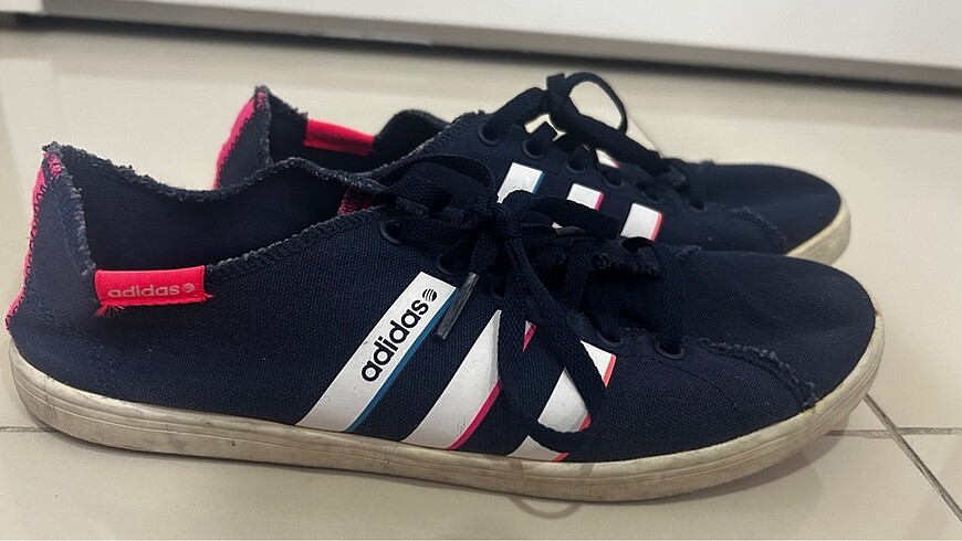 39 Beden Adidas Spor Ayakkabı
