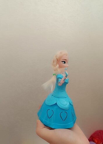 Dönen Elsa