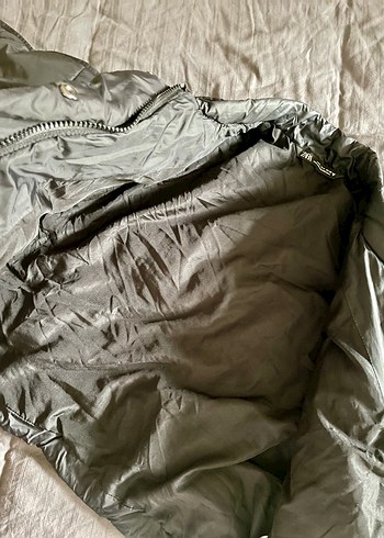 Kadın Siyah Kısa Fermuarlı Mont - Görsel 4