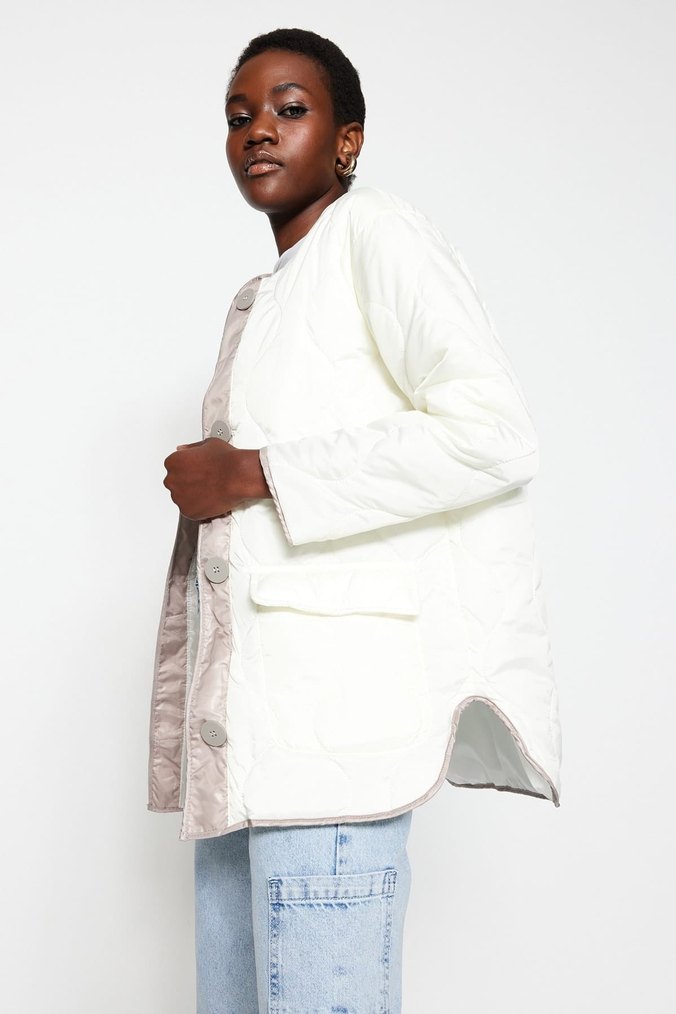 Beyaz oversize mevsimlik mont - Görsel 3