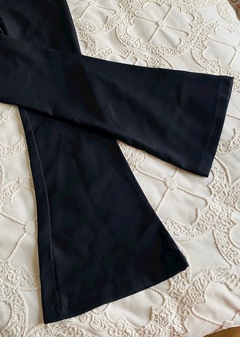 Siyah Piliseli Kadın Midi İspanyol Paça Pantolon - Görsel 2