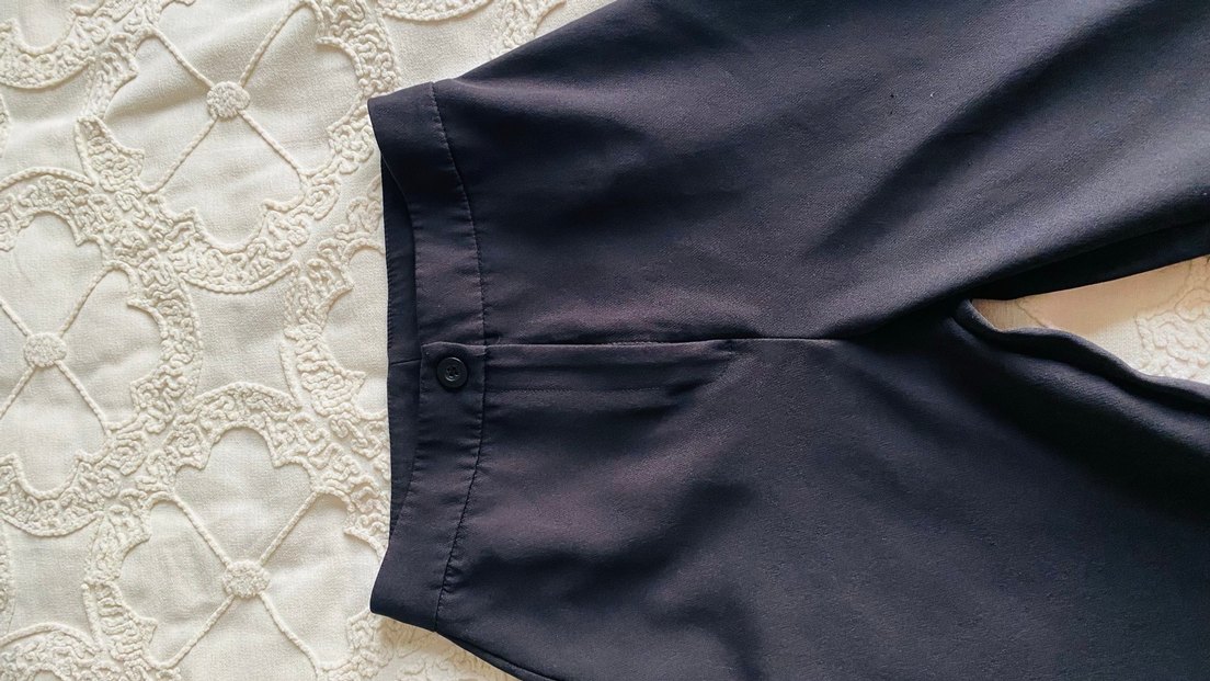 Siyah Piliseli Kadın Midi İspanyol Paça Pantolon - Görsel 4