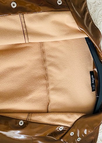 Düğmeli Parlak Kahverengi Deri Ceket - Görsel 5