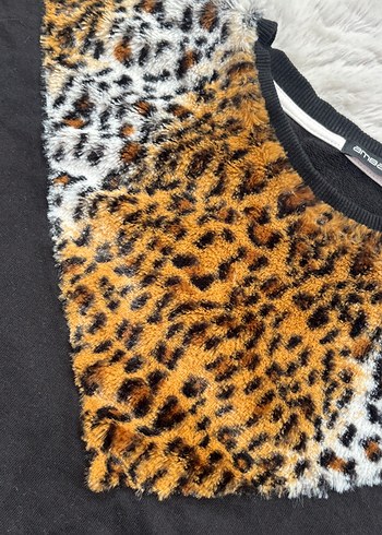 Kürk Detaylı Leopar Desenli Kadın Sweatshirt - Görsel 2