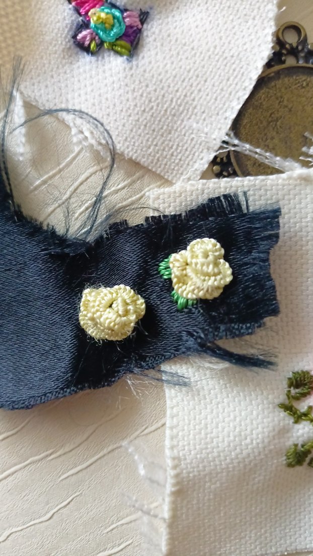 Nakışlı  vintage  Kolye - Görsel 3