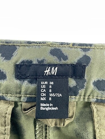 38 Beden yeşil Renk H&M Mini Şort %70 İndirimli.